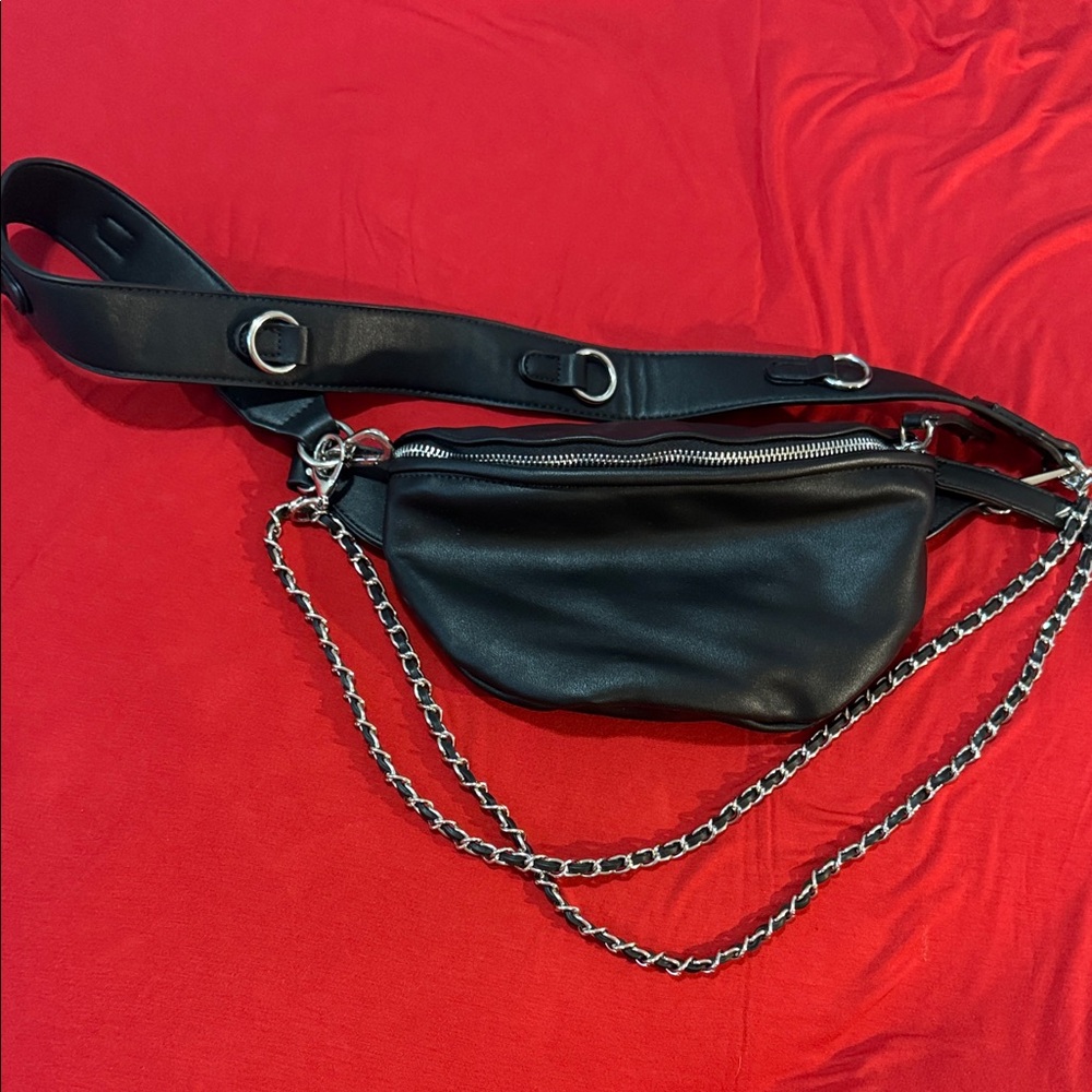 Aqua: Alex Nylon Chain Belt Bag- Black Used